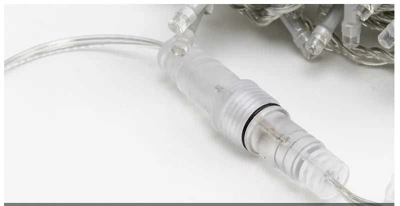 Decoração de Natal 2025 Garland de rua na casa Led Icicle Luzes Outdoor Festoon Cortina Garland 3/4M EU Plug Waterproof Connecter Para Ano Novo / Casamento / Festa / Natal / Garden Decor