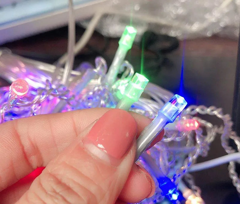 Decoração de Natal 2025 Garland de rua na casa Led Icicle Luzes Outdoor Festoon Cortina Garland 3/4M EU Plug Waterproof Connecter Para Ano Novo / Casamento / Festa / Natal / Garden Decor